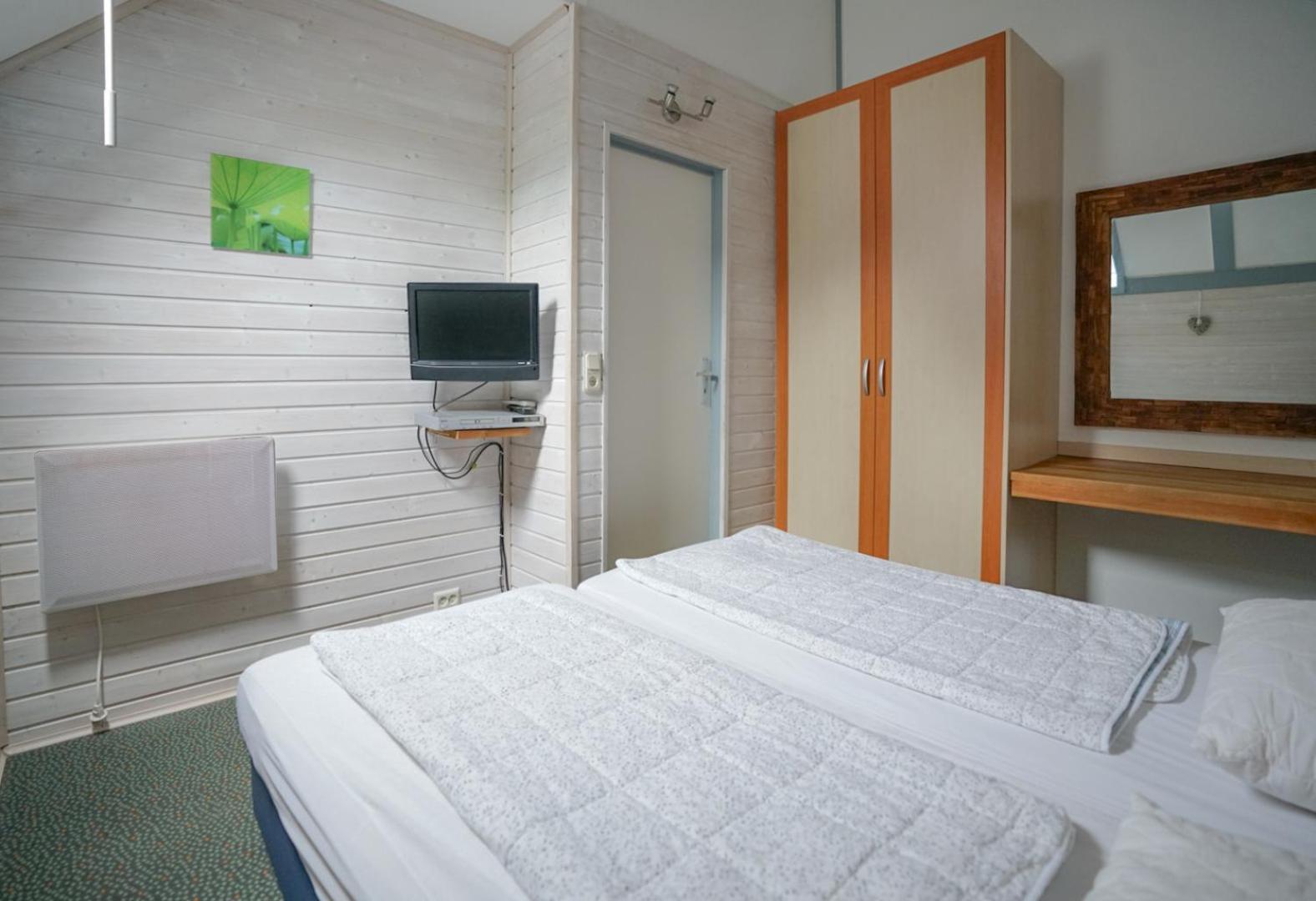 Ferienhaus "Gestiefelter Kater" Am See Im Bergland كيرشهيم المظهر الخارجي الصورة